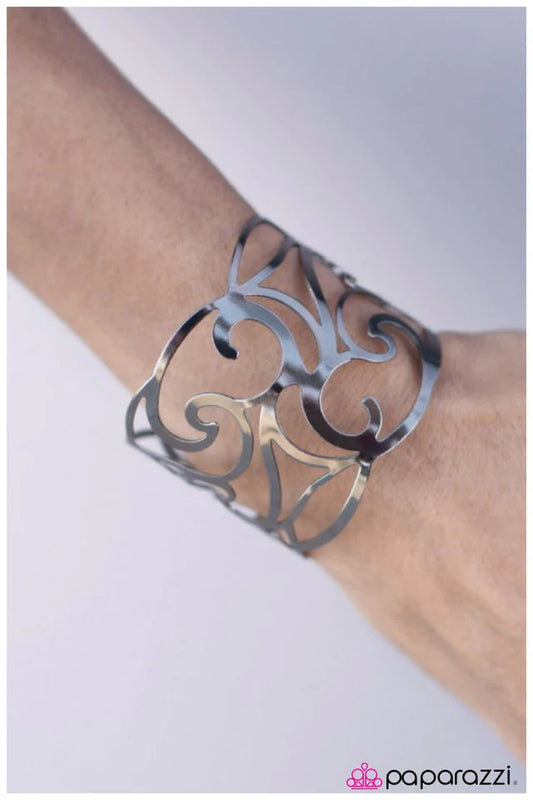 Paparazzi Bracelet ~ Art Nouveau - Black