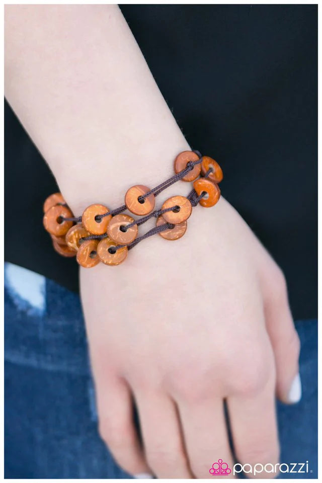 Pulsera Paparazzi ~ Lucky Catch - Naranja