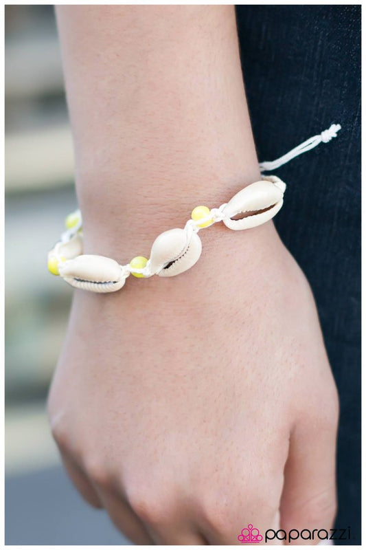 Pulsera Paparazzi ~ SEAing Is Believing - Amarillo