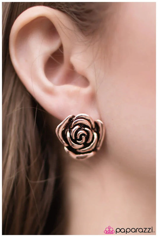 Paparazzi Earring ~ So BLOOMantic! - Copper