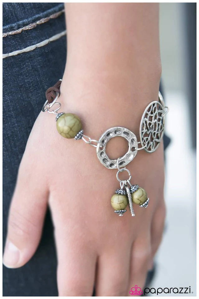 Pulsera Paparazzi ~ Country Girl - Verde