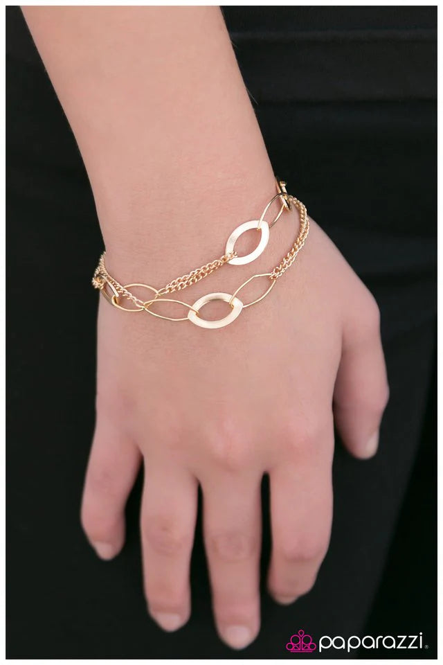 Pulsera Paparazzi ~ Sin rastro - Oro