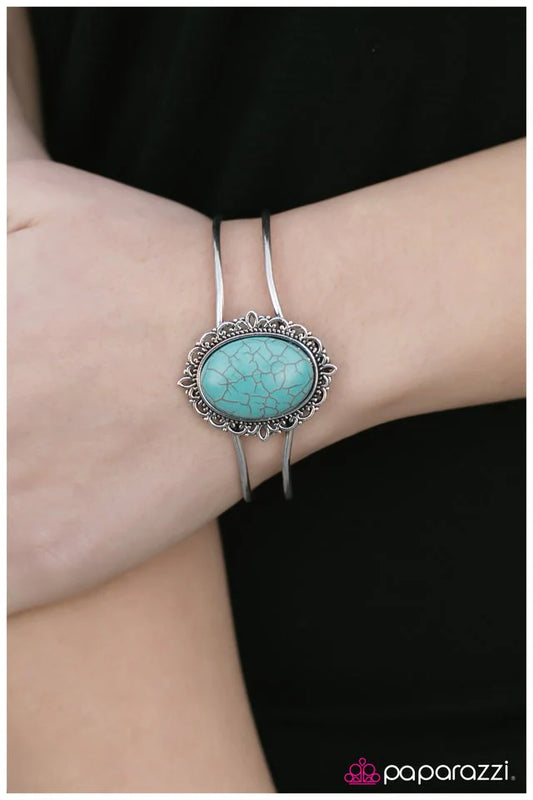 Paparazzi Bracelet ~ The Grand Tour - Blue