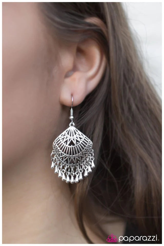 Paparazzi Earring ~ Can You Do The Can-Can? - Silver