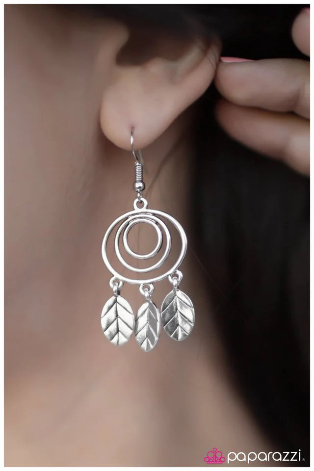 Paparazzi Earring ~ Fair FEATHER Friend - Silver