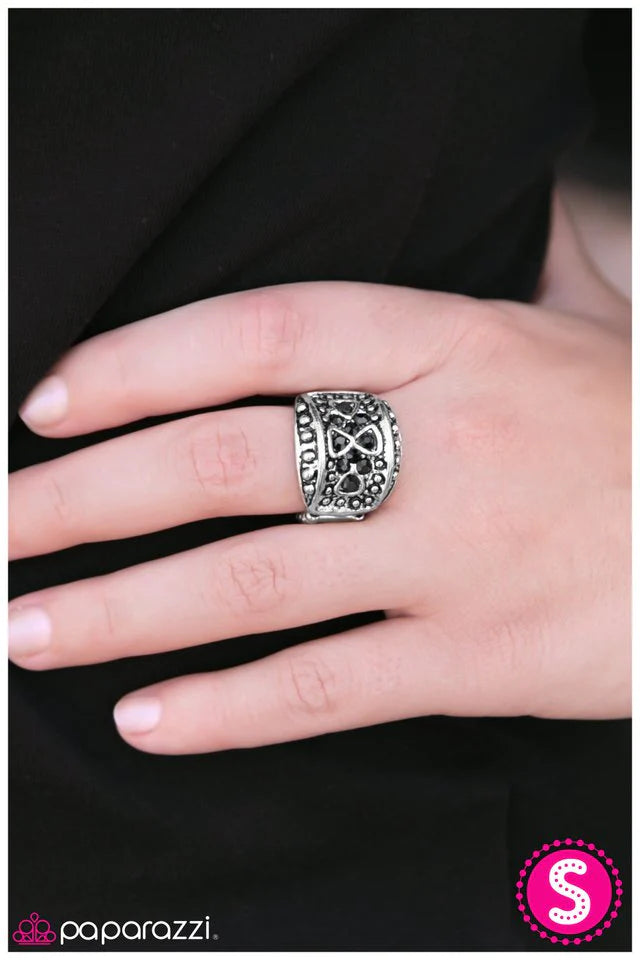 Anillo Paparazzi ~ The Headliner - Negro