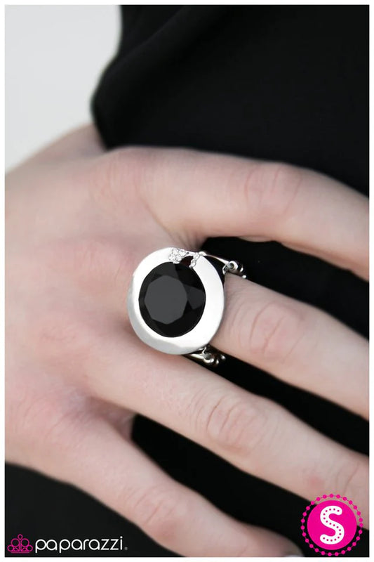 Anillo Paparazzi ~ Color Me Posh - Negro