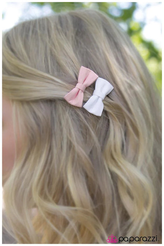 Accesorios para el cabello de Paparazzi ~ Mary Had A Little Lamb - Rosa/Blanco - Rosa