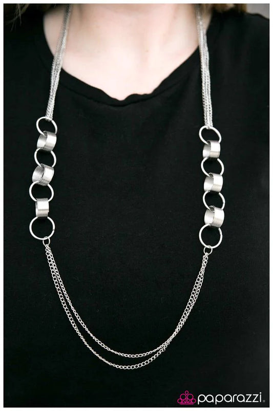 Paparazzi Necklace ~ The Inner Circle - Silver