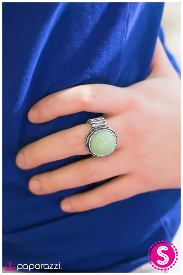 Anillo de paparazzi: muy popular, verde