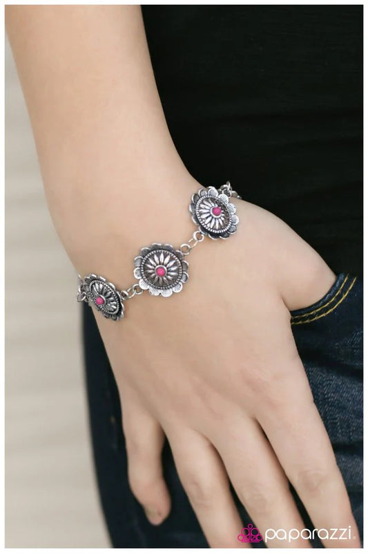 Pulsera Paparazzi ~ Chica de Mississippi - Rosa