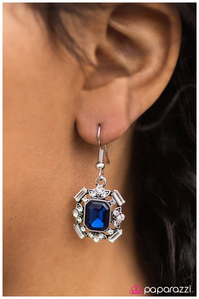 Paparazzi Earring ~ Buckingham Palace - Blue