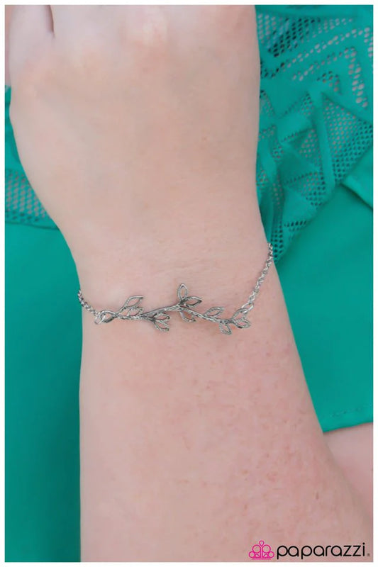 Pulsera Paparazzi ~ ¡Timber! - Plata