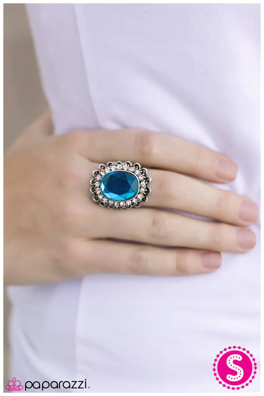 Anillo Paparazzi ~ Reina del Castillo - Azul