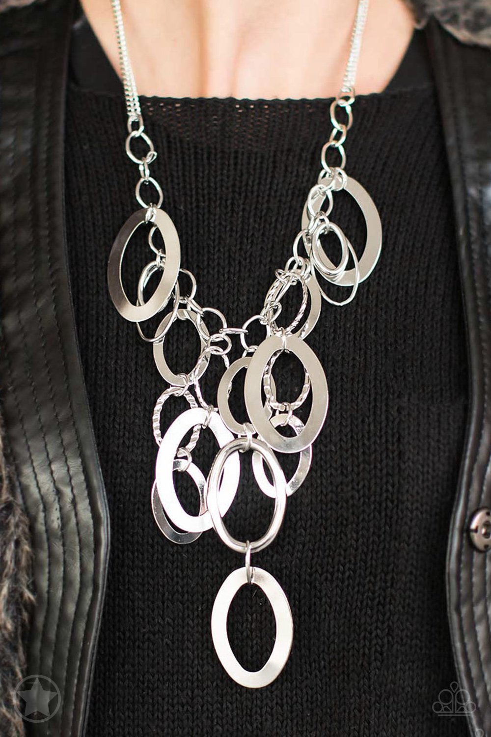 Paparazzi Necklace ~ A Silver Spell