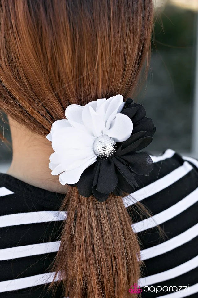 Paparazzi Hair Accessories ~ HALF A Great Day! - Black