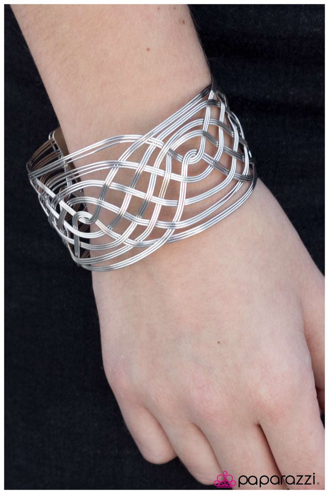 Paparazzi Bracelet ~ The Girl Who Played With WIRE - Silver