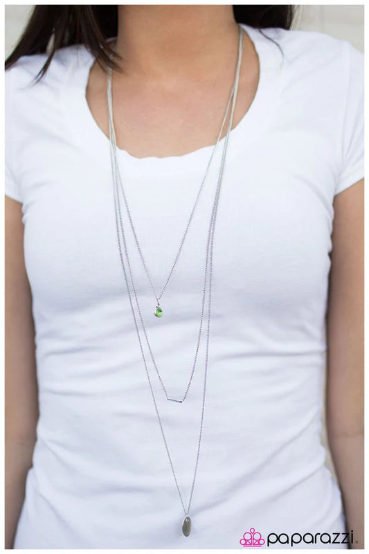 Collar Paparazzi ~ Nunca mires atrás - Verde