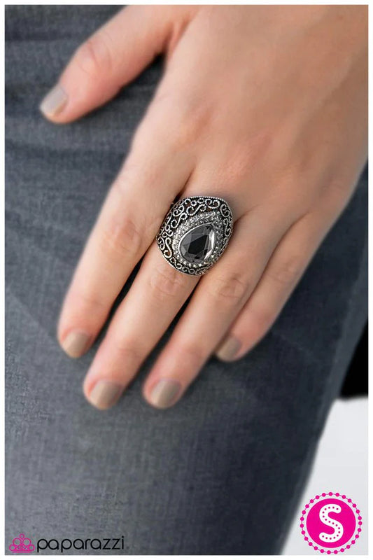 Paparazzi Ring ~ Queen Regnant - Silver