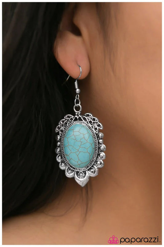 Pendiente Paparazzi ~ Commander en CHIC - Azul