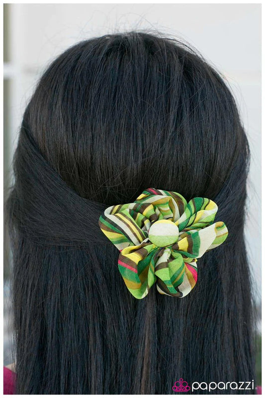 Accesorios para el cabello de Paparazzi ~ Este solía ser mi patio de juegos - Verde