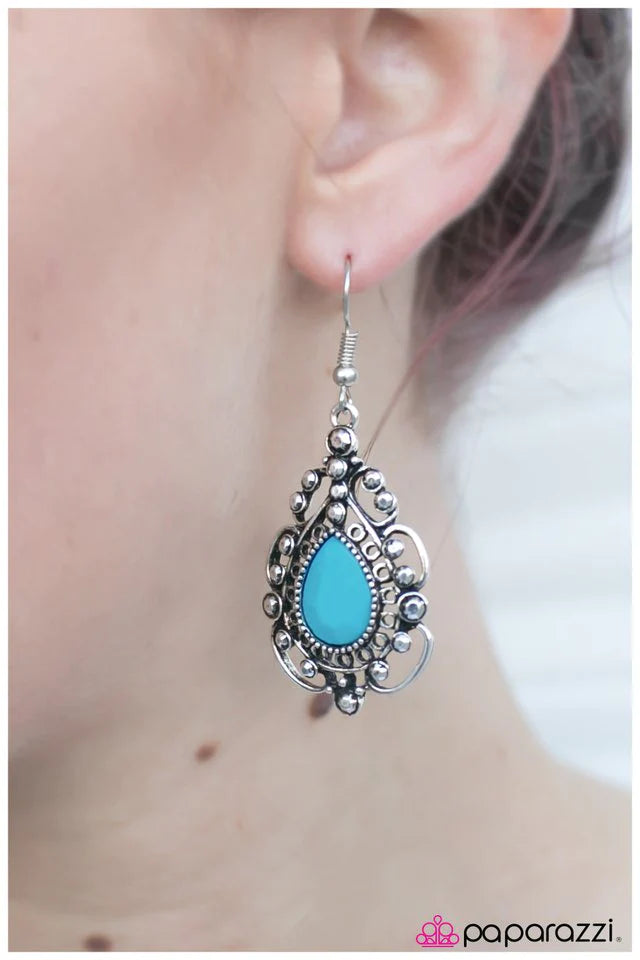 Paparazzi Earring ~ The Heir - Blue