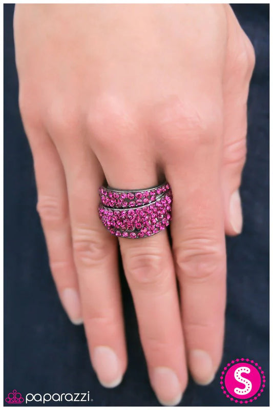 Paparazzi Ring ~ The Millionaires Club - Pink