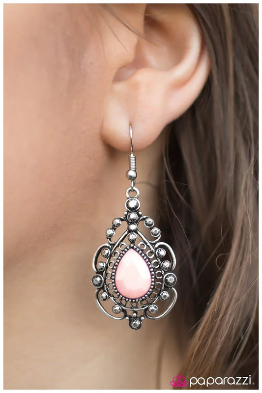 Paparazzi Earring ~ The Heir - Pink