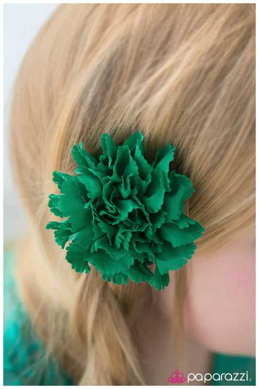 Accesorios para el cabello Paparazzi ~ PLEATED To Meet You - Verde