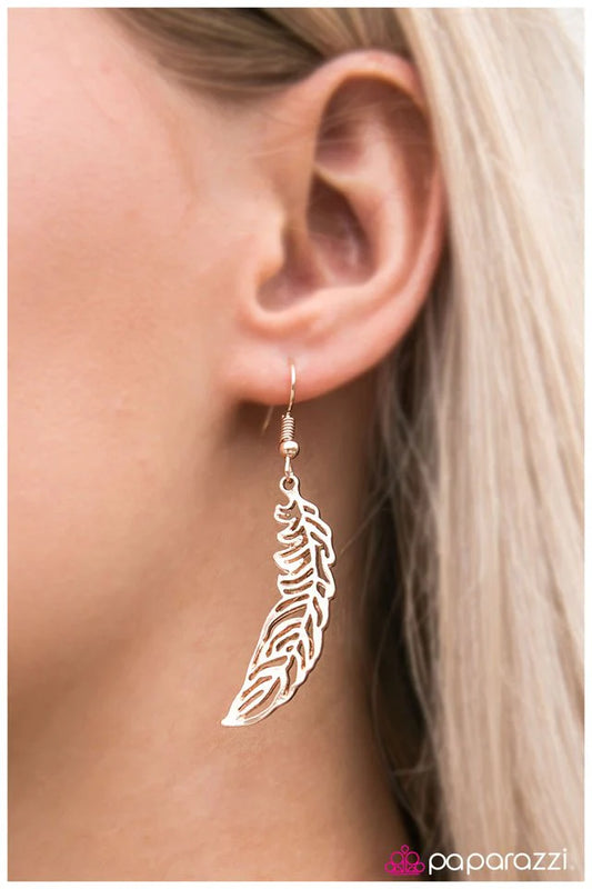 Paparazzi Earring ~ I Wish I Could Fly - Gold