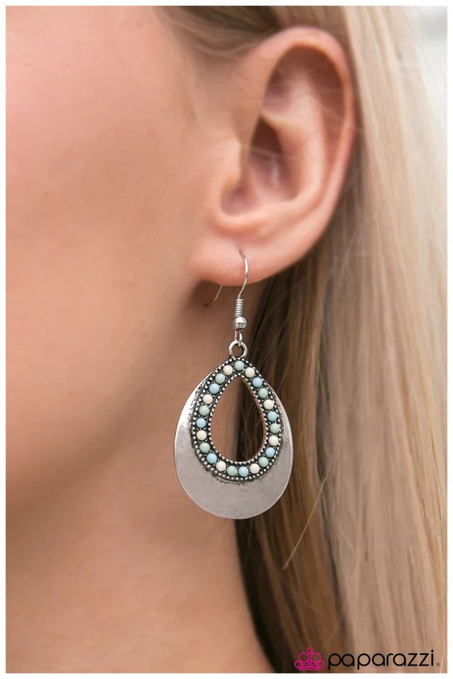 Paparazzi Earring ~ When The Sun Goes Down - Multi