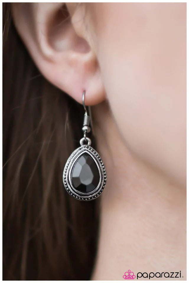 Paparazzi Earring ~ My 15 Minutes Of Fame - Silver