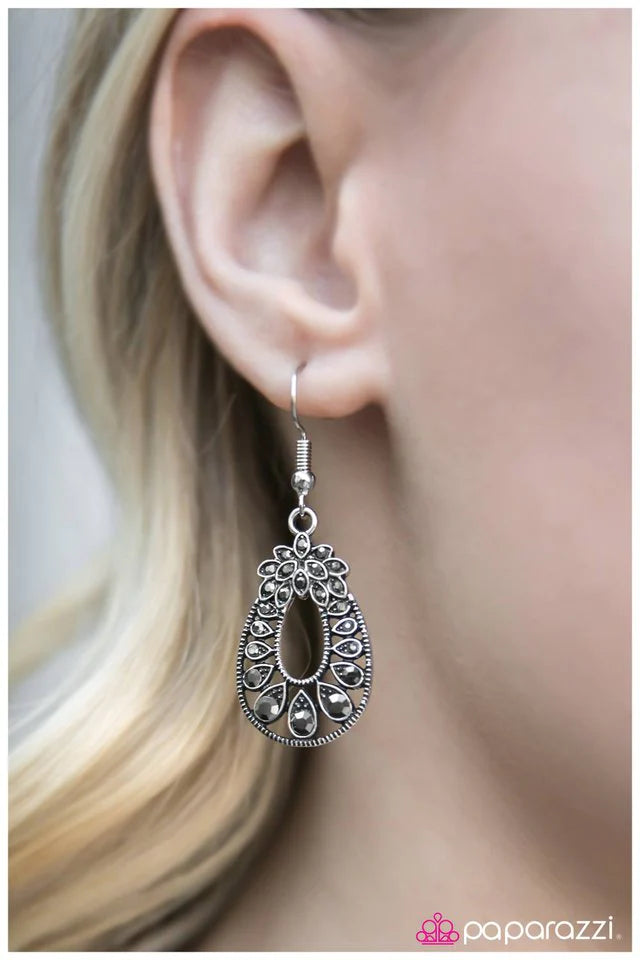 Paparazzi Earring ~ Got Glam? - Silver