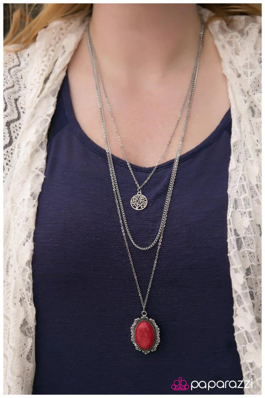 Collar Paparazzi ~ Tenemos Chemis-TREE - Rojo