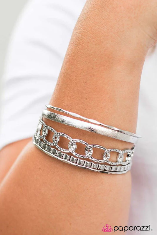 Pulsera Paparazzi ~ End Game - Plata