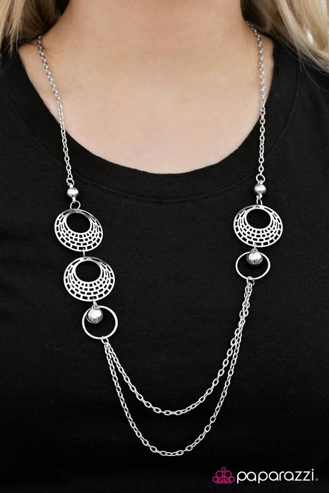 Collar Paparazzi ~ Casual Fridays - Plata