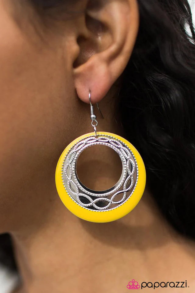 Paparazzi Earring ~ Intertwining Melodies - Yellow