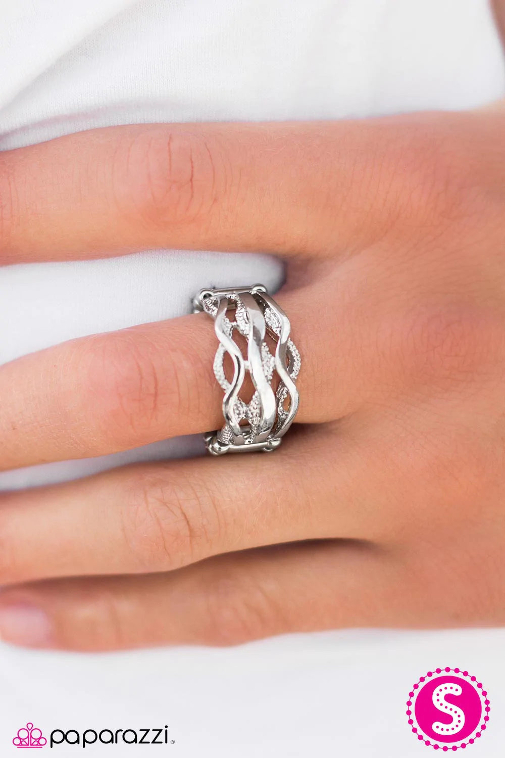 Paparazzi Ring ~ Radiant Rivers - Silver