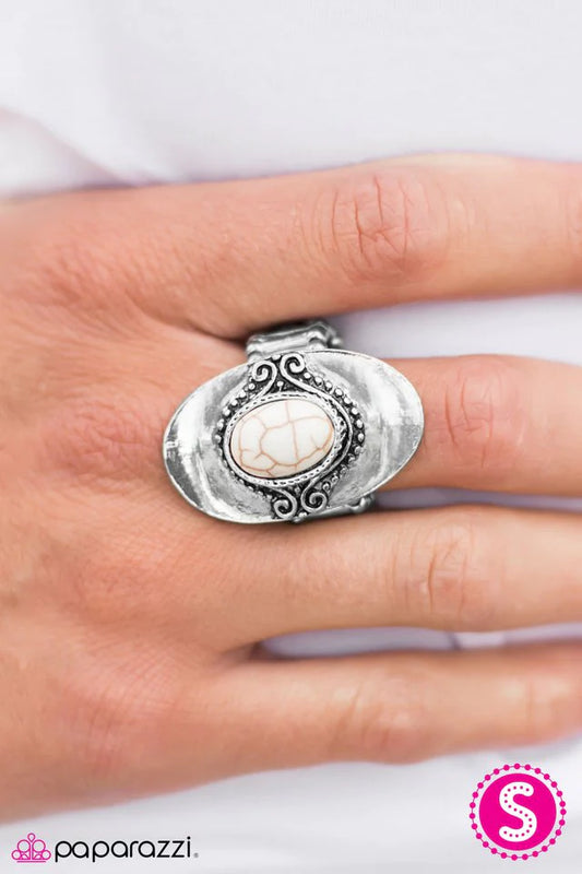 Paparazzi Ring ~ Third Rock From The Sun - White