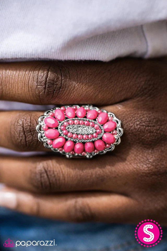 Paparazzi Ring ~ Queen BEAD - Pink