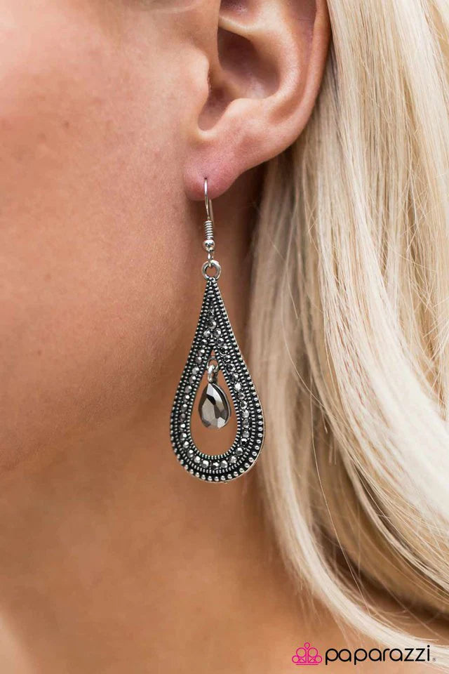 Paparazzi Earring ~ Prom Pageantry - Silver