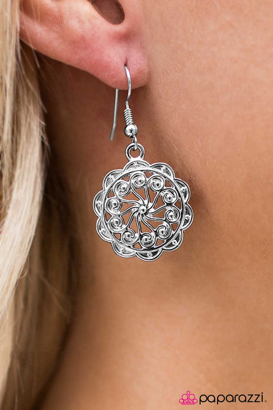 Paparazzi Earring ~ Get It Girl - Silver