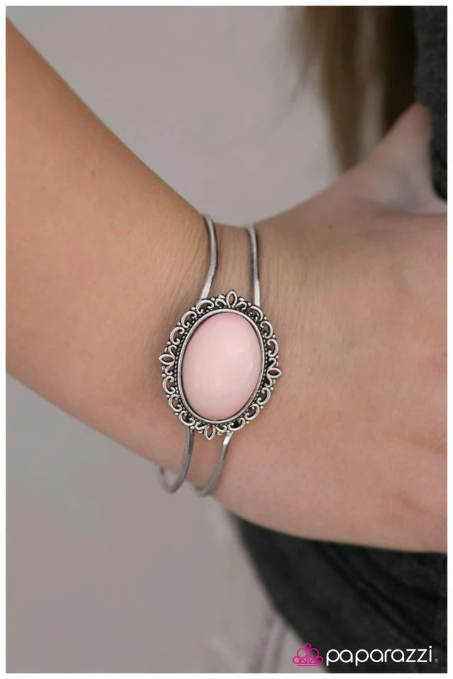 Paparazzi Bracelet ~ Majestic View - Pink