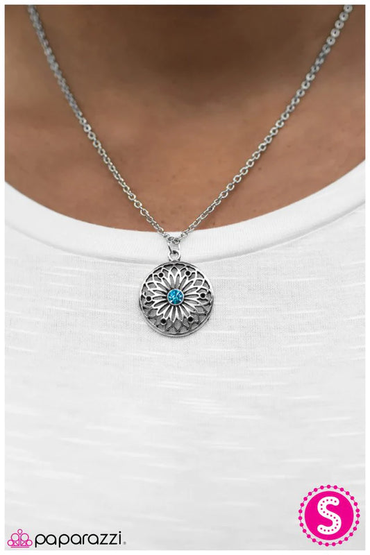 Paparazzi Necklace ~ A Pretty Sight - Blue