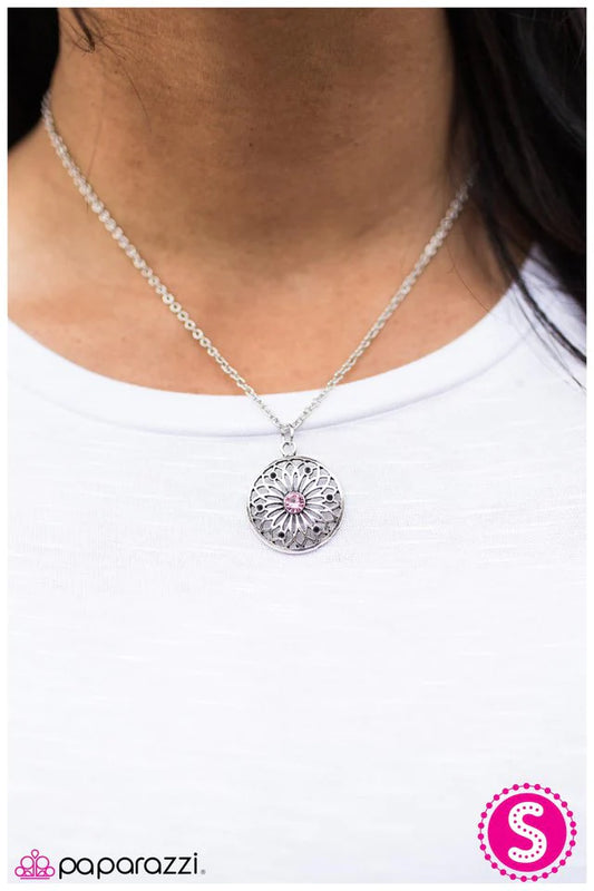 Paparazzi Necklace ~ A Pretty Sight - Pink