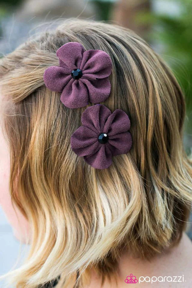 Accesorios para el cabello de Paparazzi ~ Petal Poise - Púrpura