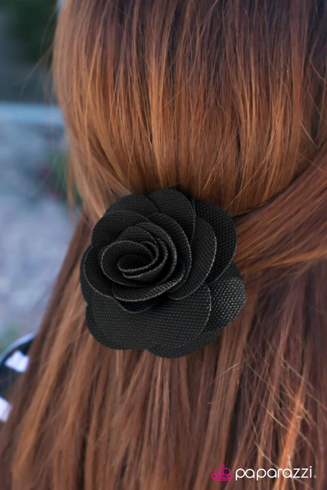 Accesorios para el cabello de Paparazzi ~ Just A Girl - Negro