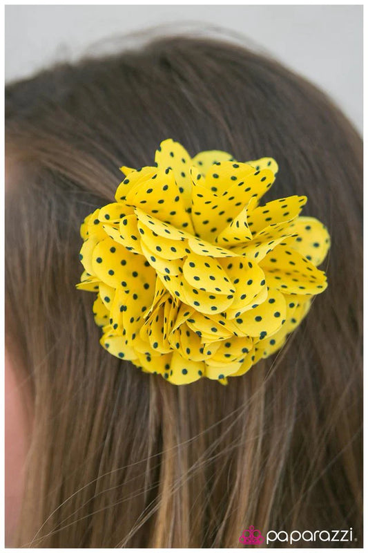 Accesorios para el cabello Paparazzi ~ Forget Me DOT - Amarillo