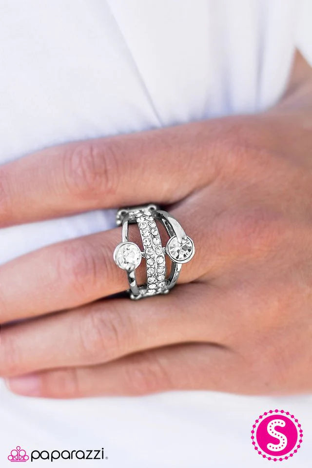 Paparazzi Ring ~ Hold On To Your Seat - White