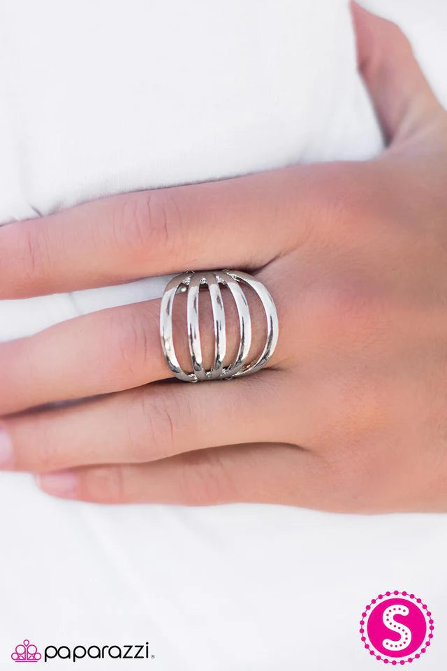 Paparazzi Ring ~ Bend In The Wind - Silver